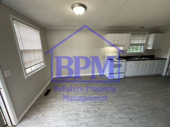 Building Photo - Spacious 3 Bed, 1 Bath Home in Springfield...