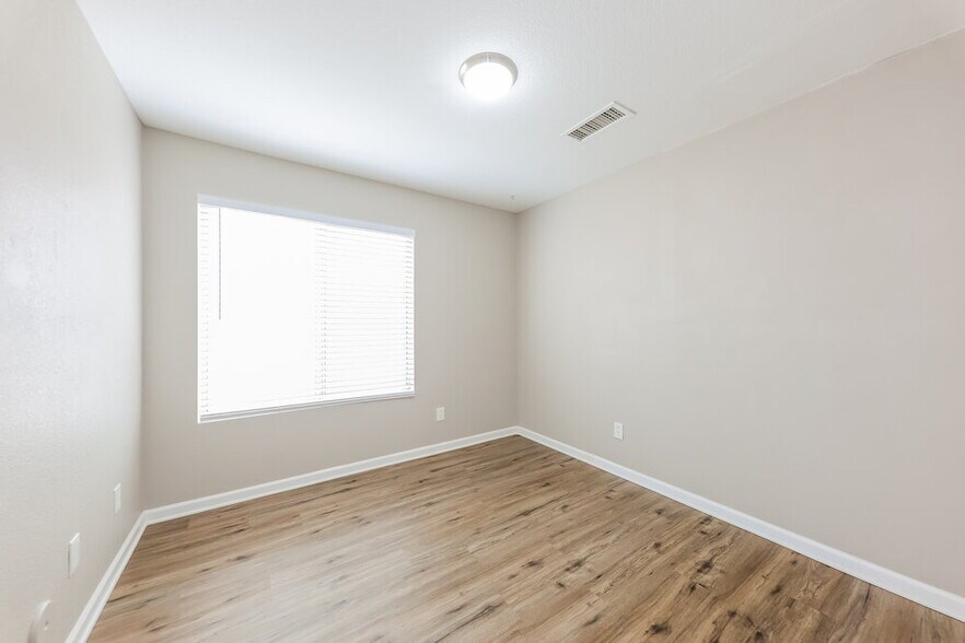 Building Photo - 20810 N 74th Ln