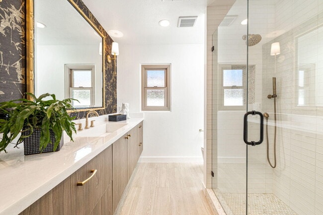 Building Photo - 45654 Verba Santa Dr