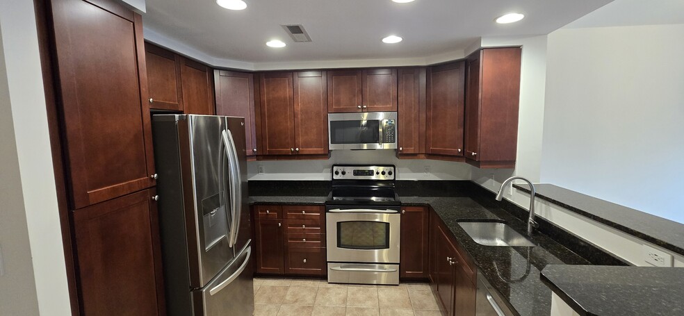 Building Photo - 1111 11th St NW