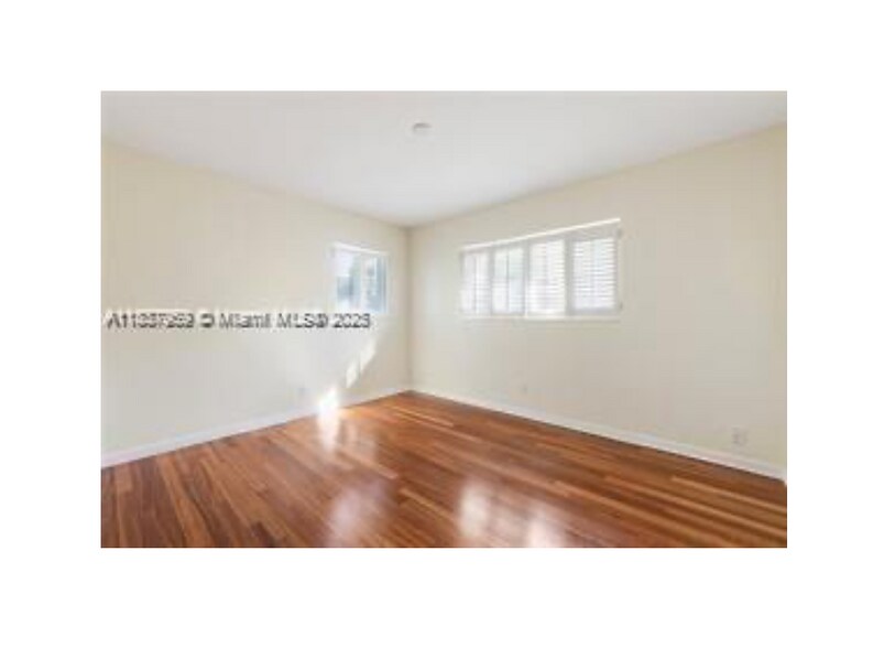 Building Photo - 2632 NE 30th St