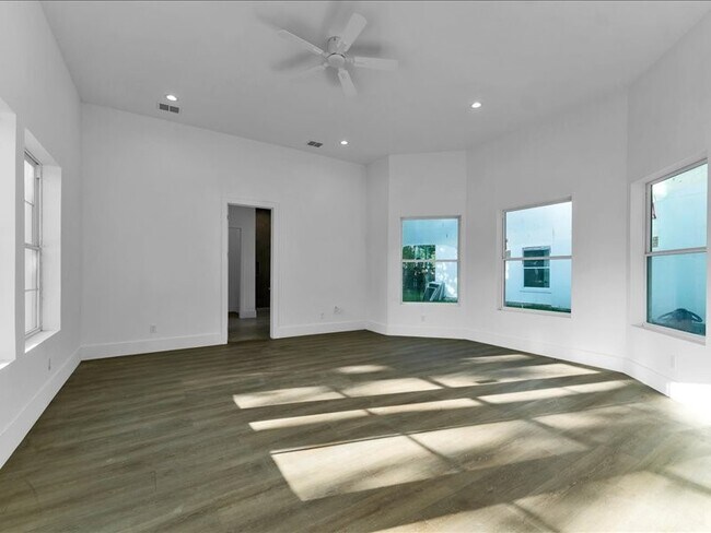 Building Photo - 8115 Cedar Brush Cir