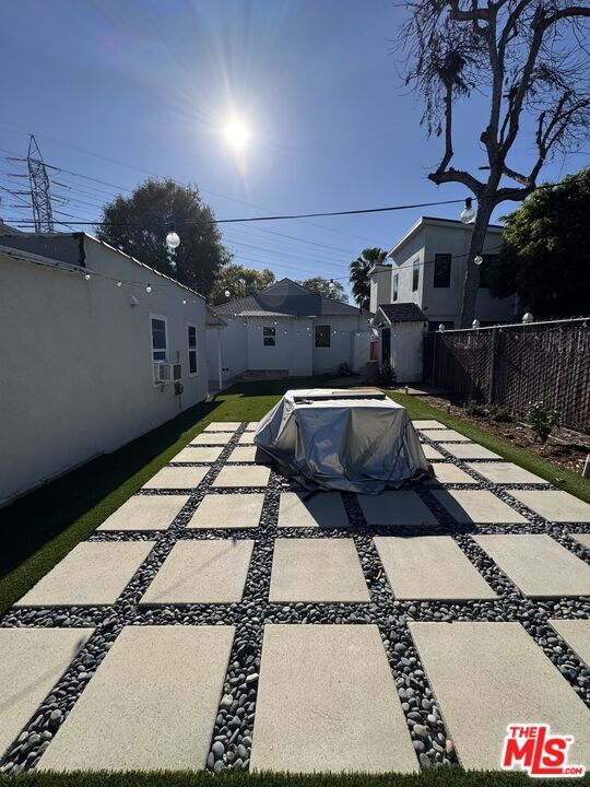 Building Photo - 446 N California St