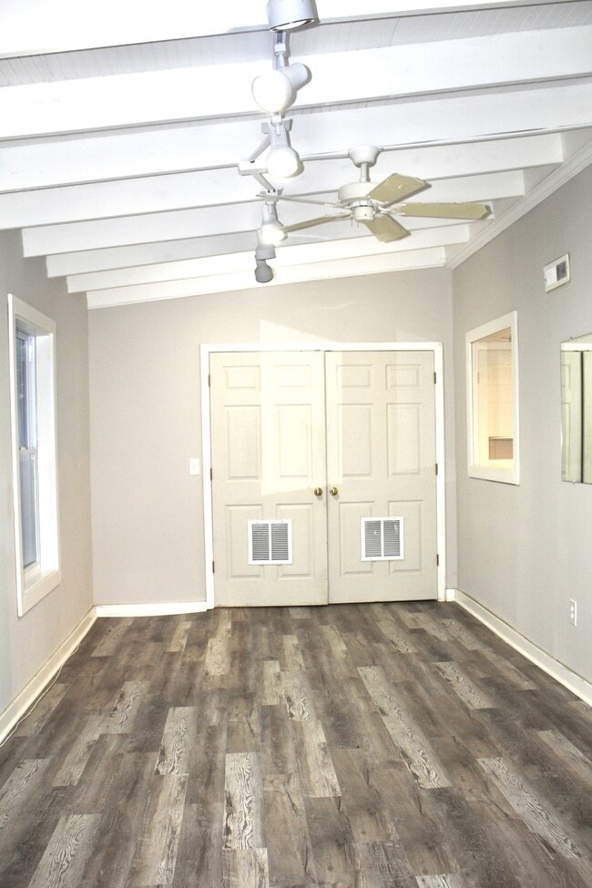 Building Photo - 4858 Riverwood Pl
