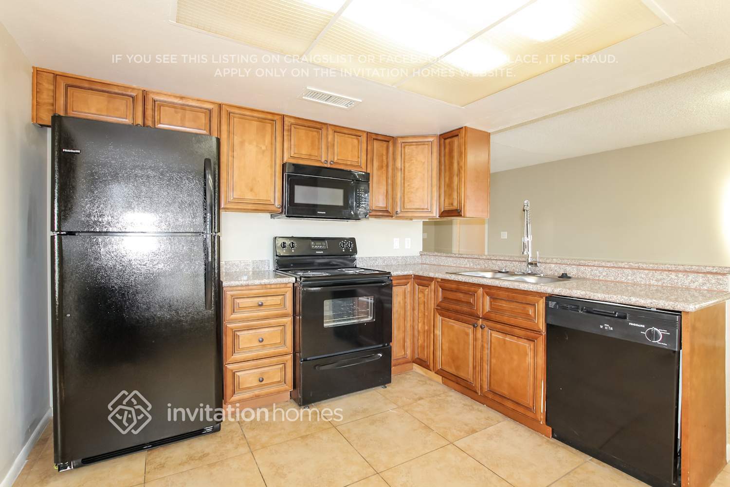 Building Photo - 3844 W Acapulco Ln