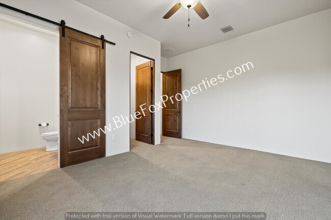 Building Photo - 13037 N Red Quail Pl