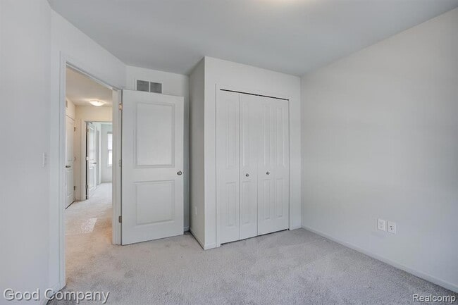 Building Photo - 2500 Normandy Rd