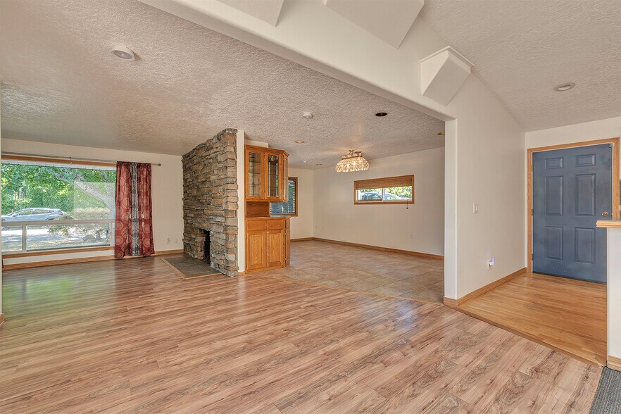 Building Photo - 2827 17th Ave