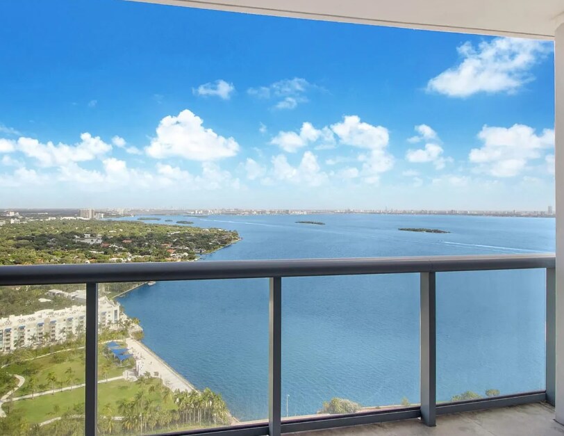 Building Photo - 601 NE 36th St