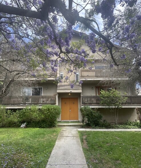 Building Photo - 36 Breeze Ave