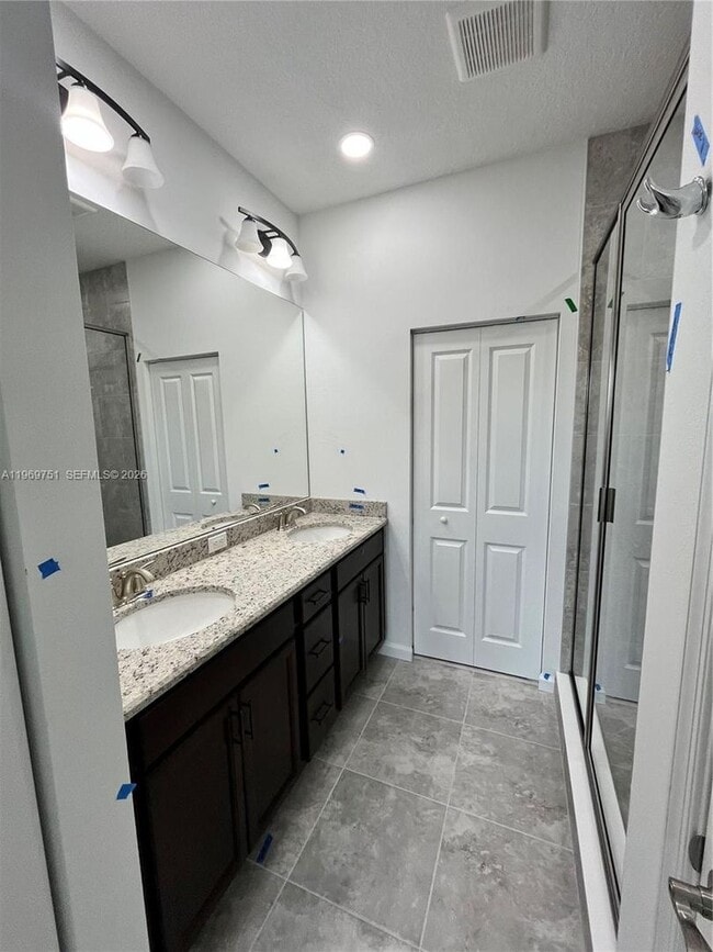 Building Photo - 4496 Longwood Lake Sq