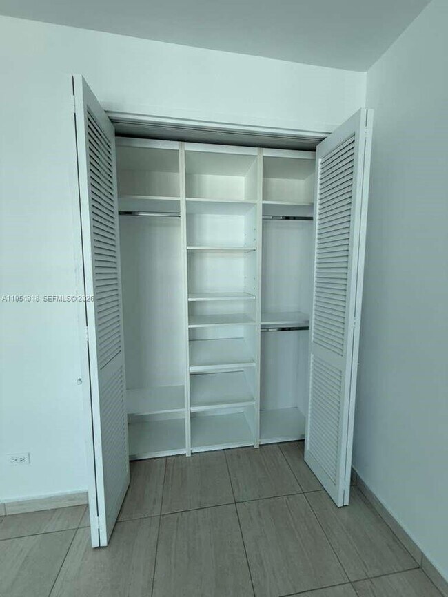 Building Photo - 5055 Collins Ave