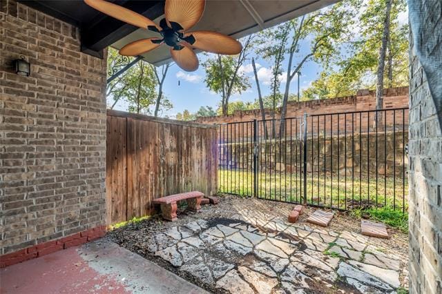 Building Photo - 932 Brook Forest Ln