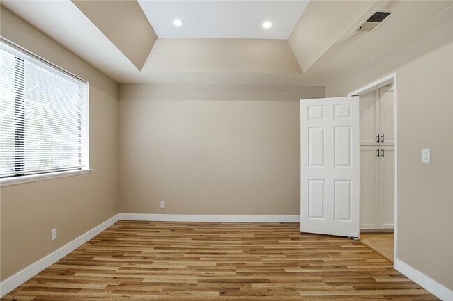 Building Photo - 5340 Wilkinson Ave