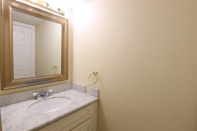 Building Photo - 12430 Brook Meadows Ln