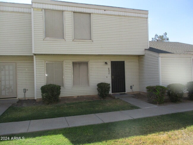 Primary Photo - 6557 S La Rosa Dr