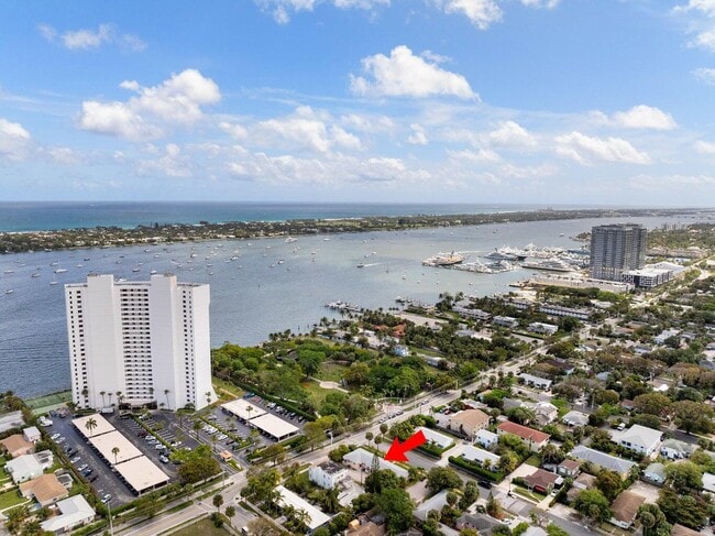 Building Photo - 409 50th St