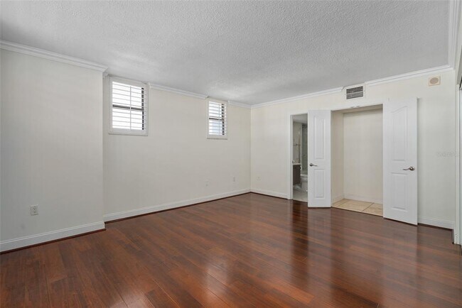 Building Photo - 1100 S Orlando Ave