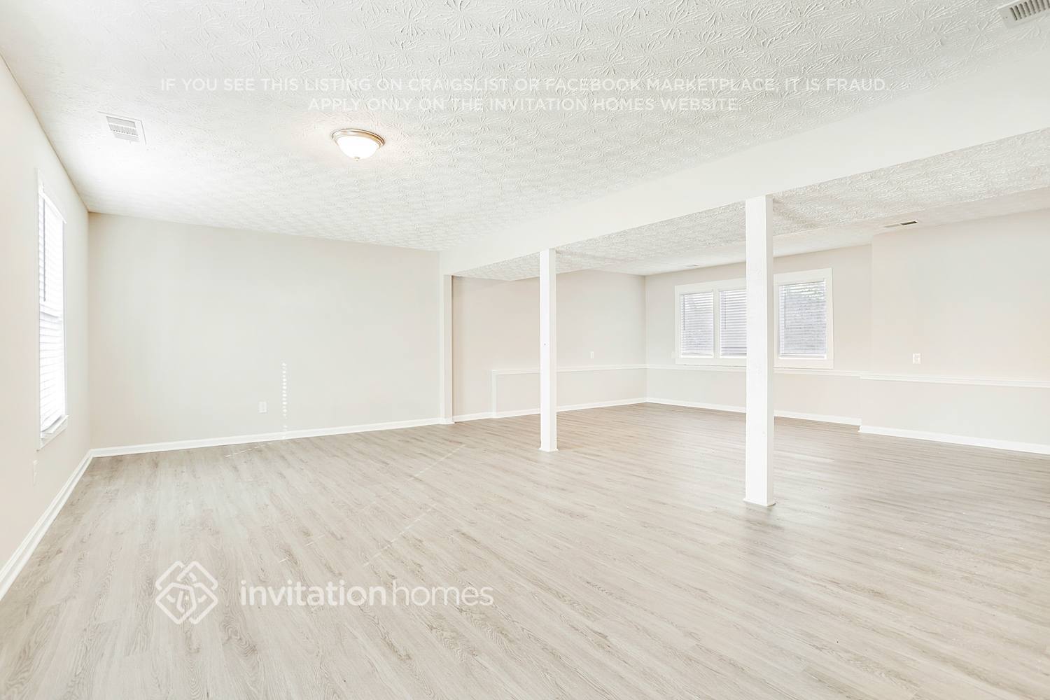 Building Photo - 1327 Shadowood Trail
