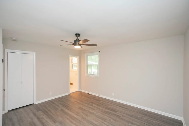 Building Photo - Brentwood Oasis: Newly Renovated 3 Bed, 2 ...