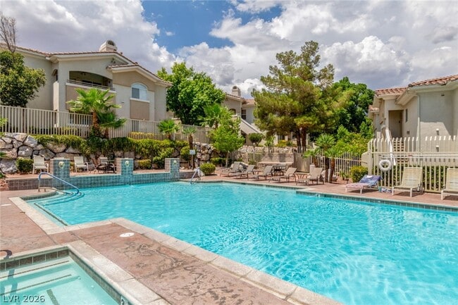 Building Photo - 1500 Cardinal Peak Ln