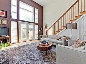 Building Photo - 602 Kentucky Ave SE