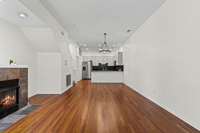 Building Photo - 954 N Crosby St
