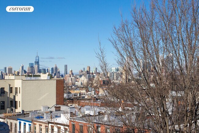 Building Photo - 555 3rd St