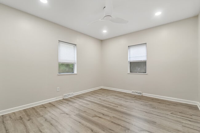 Building Photo - 154 Orchard Ave