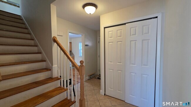 Building Photo - 1193 Hope St