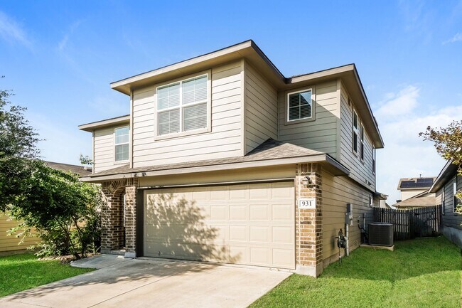 Building Photo - First time rental! 5 bedroom located in the desirable Redbird Ranch Subd.