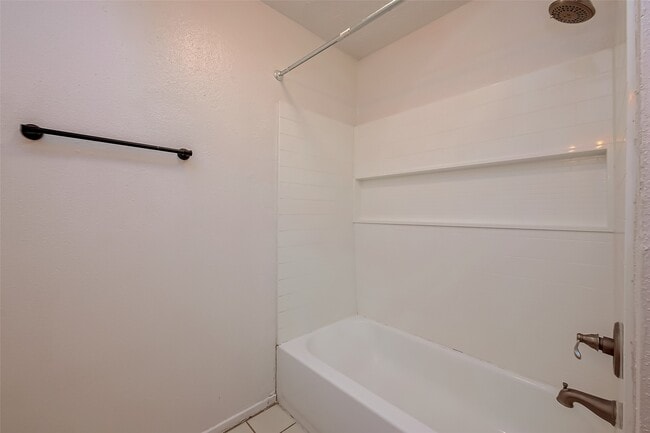Building Photo - 11009 Crenchrus Ct