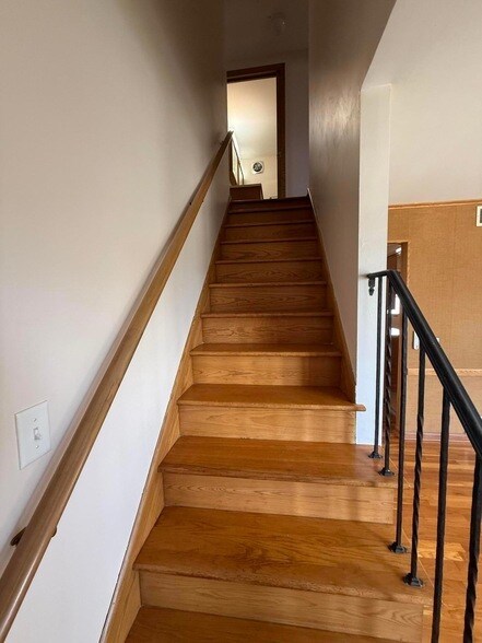 Building Photo - 4212 Beechgrove Dr