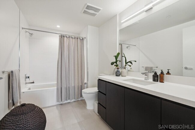 Building Photo - 1388 Kettner Blvd