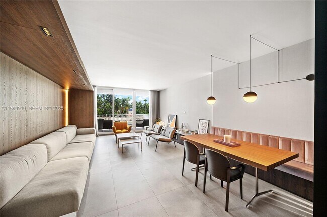 Building Photo - 785 Crandon Blvd