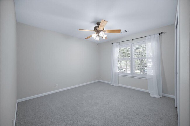 Building Photo - 4033 Canyon Glen Cir