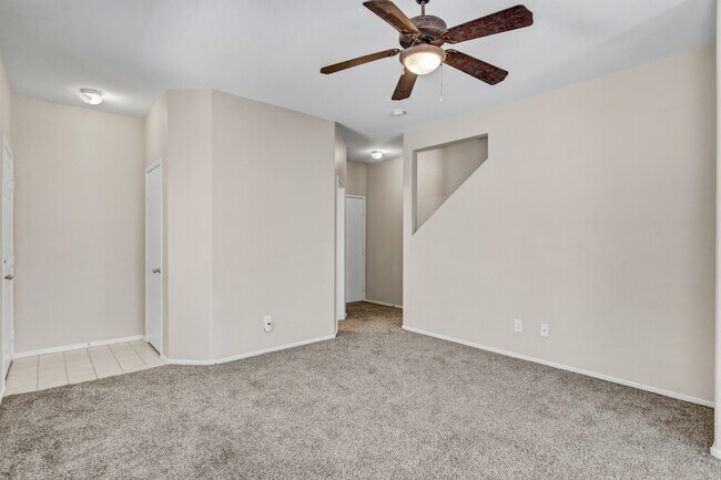 Building Photo - 2576 Velez Valley Way