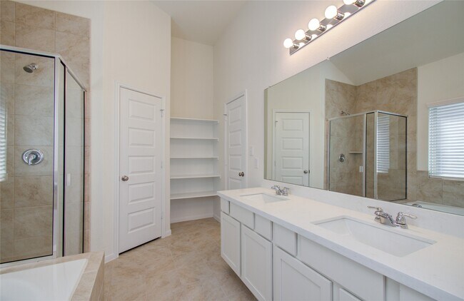 Building Photo - 8414 Beacon Bay Cir