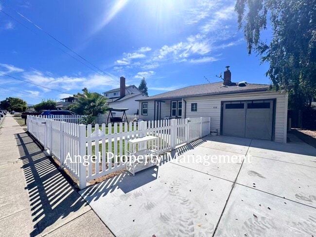 Building Photo - 435 Patton Ave