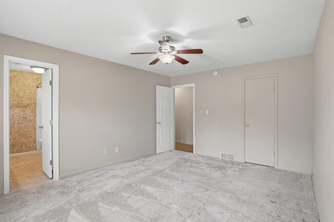 Building Photo - 5561 Waterfront Dr N