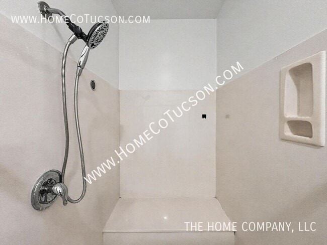 Building Photo - 6411 W Willow Falls Way