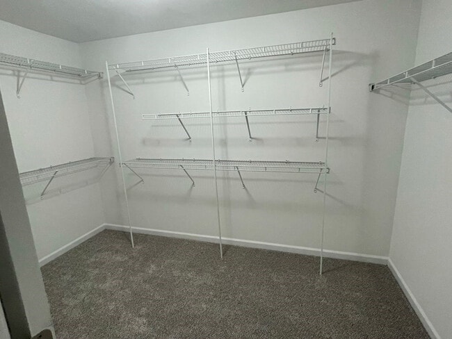 Building Photo - 3215 Lauderdale Ln