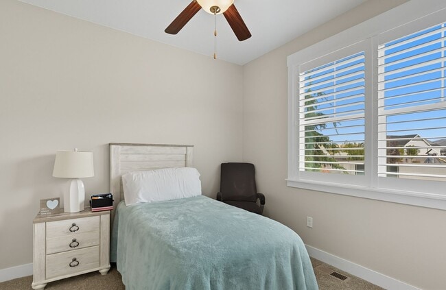 Building Photo - 6 bed; 3 bath single family home in Enoch