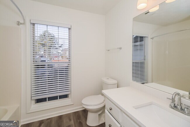 Building Photo - 1530 Range Heights Terrace