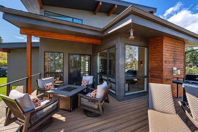Building Photo - 55 Shady Pnes Ln