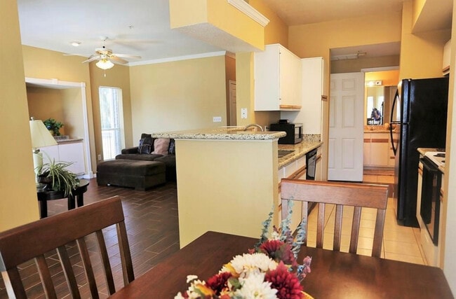 Building Photo - 1330 Old Spanish Trl