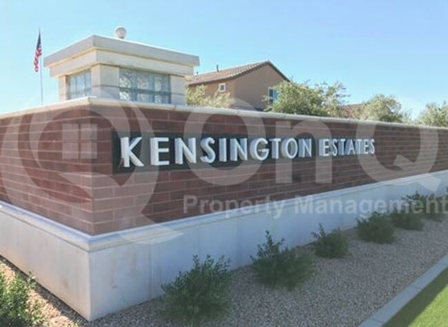 Building Photo - 921 E Ladbroke Way