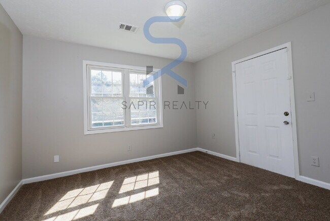 Building Photo - Move in before October 15th and get a $250...