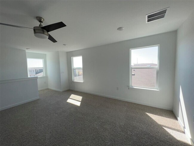 Building Photo - 13820 Lubeck Dr