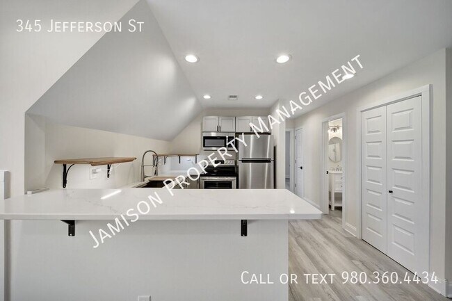 Building Photo - 345 Jefferson St